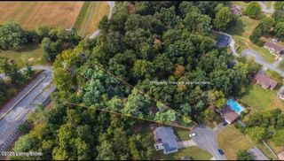 7406 Chant Ct, Louisville, KY 40214