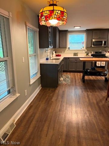 10060 Broadview Road, Broadview Heights, OH 44147