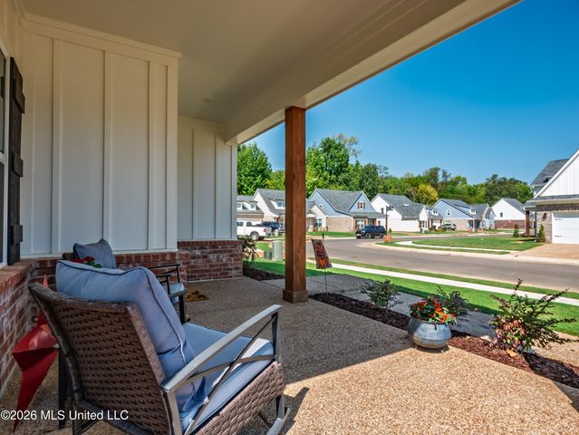 6099 Hickory Point Drive, Walls, MS 38680