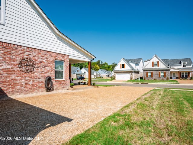 6099 Hickory Point Drive, Walls, MS 38680