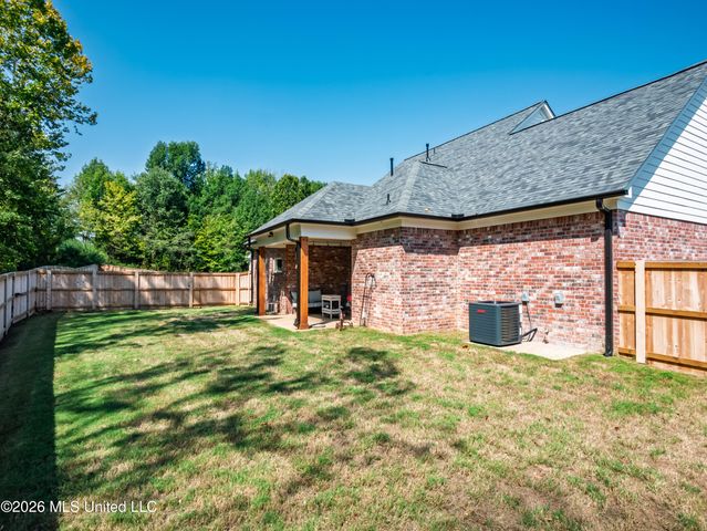 6099 Hickory Point Drive, Walls, MS 38680
