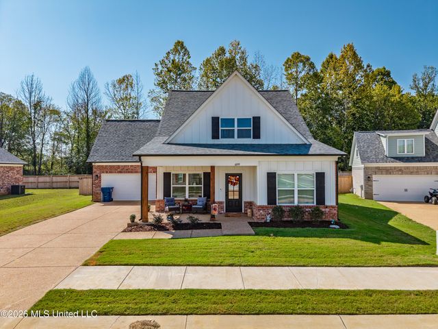 6099 Hickory Point Drive, Walls, MS 38680