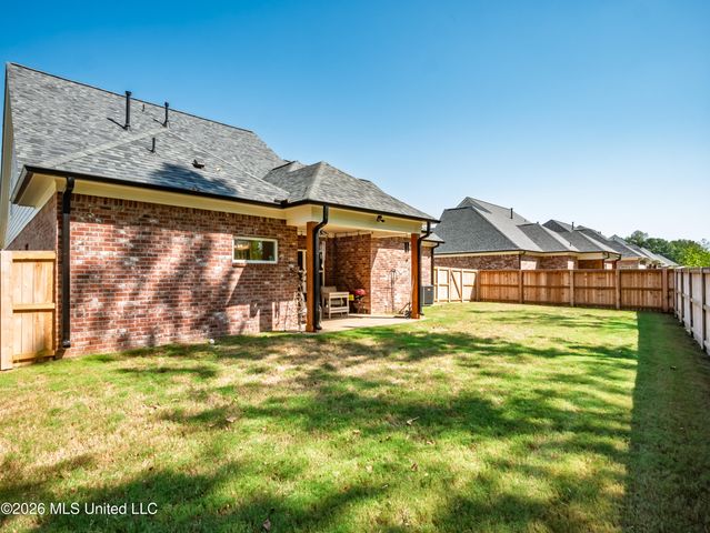 6099 Hickory Point Drive, Walls, MS 38680