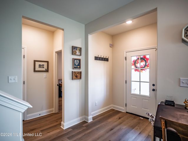6099 Hickory Point Drive, Walls, MS 38680