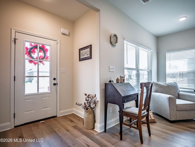 6099 Hickory Point Drive, Walls, MS 38680