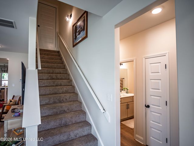 6099 Hickory Point Drive, Walls, MS 38680