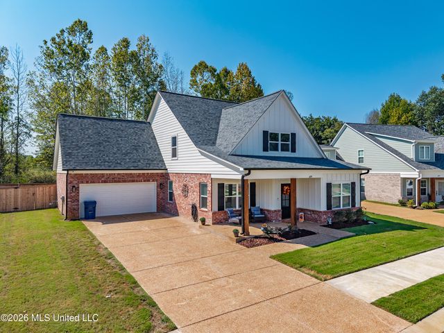 6099 Hickory Point Drive, Walls, MS 38680