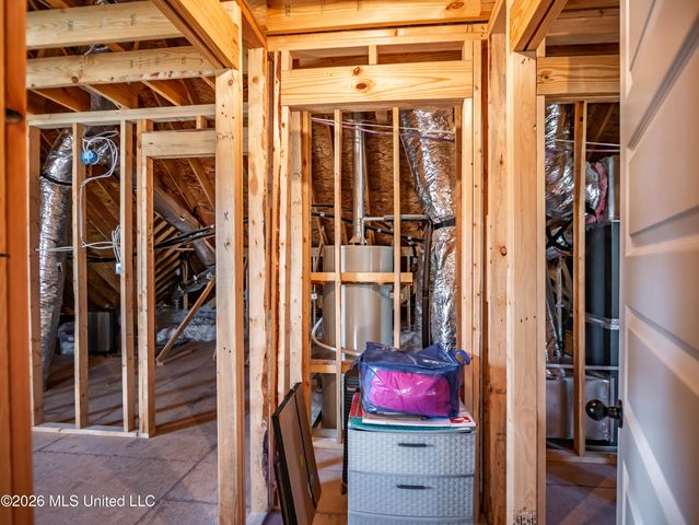 6099 Hickory Point Drive, Walls, MS 38680