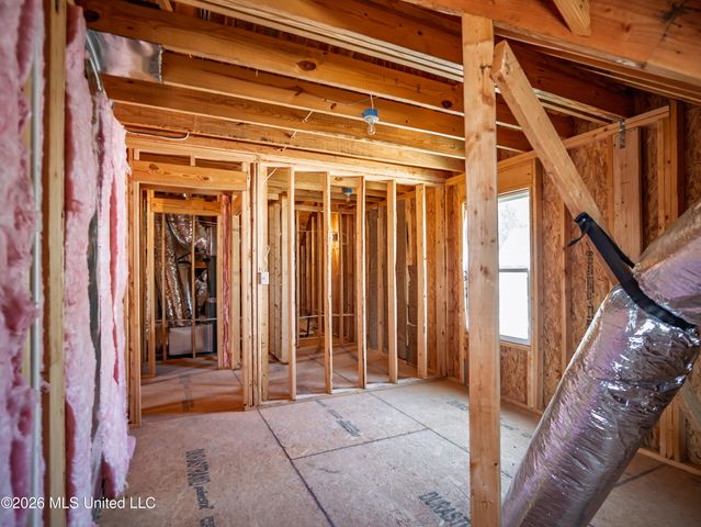 6099 Hickory Point Drive, Walls, MS 38680
