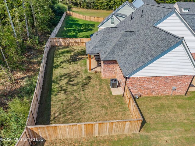 6099 Hickory Point Drive, Walls, MS 38680