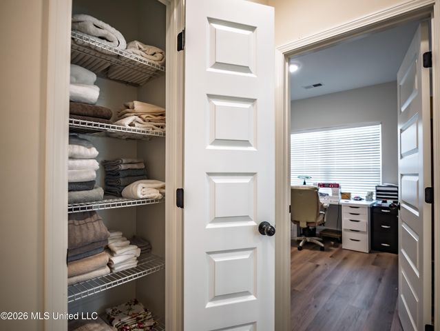 6099 Hickory Point Drive, Walls, MS 38680