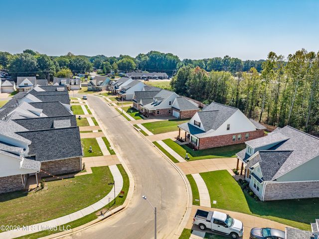 6099 Hickory Point Drive, Walls, MS 38680