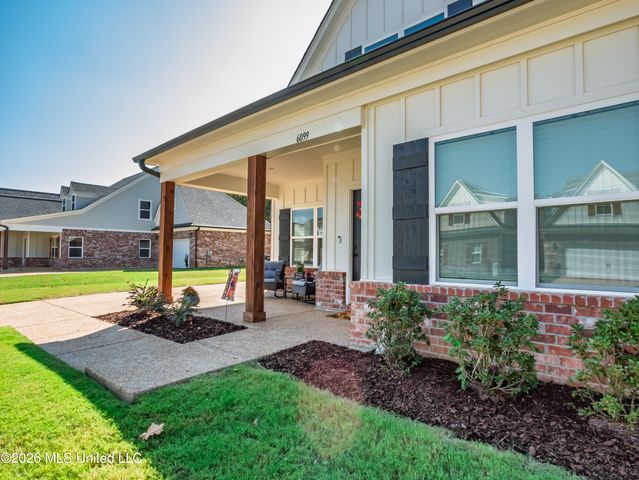 6099 Hickory Point Drive, Walls, MS 38680
