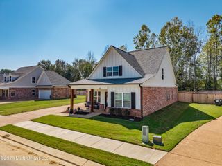 6099 Hickory Point Drive, Walls, MS 38680