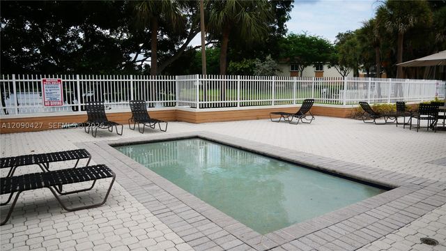 832 NW 92nd Ave 932, Plantation, FL 33324