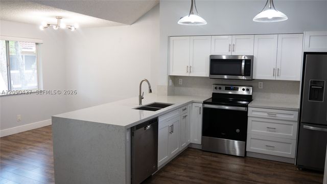 832 NW 92nd Ave 932, Plantation, FL 33324