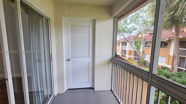 832 NW 92nd Ave 932, Plantation, FL 33324