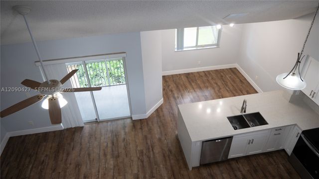 832 NW 92nd Ave 932, Plantation, FL 33324