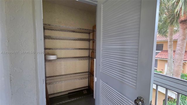 832 NW 92nd Ave 932, Plantation, FL 33324