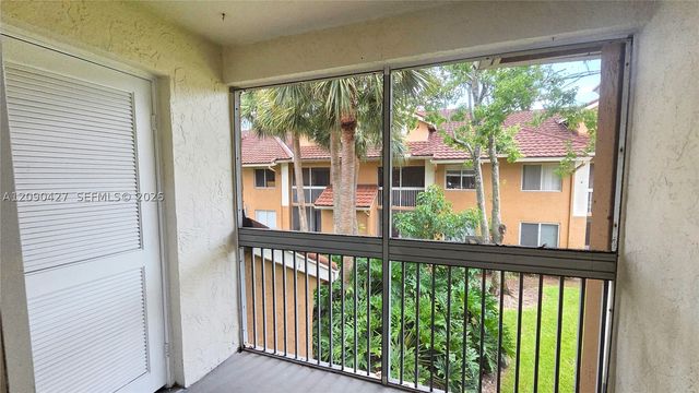 832 NW 92nd Ave 932, Plantation, FL 33324