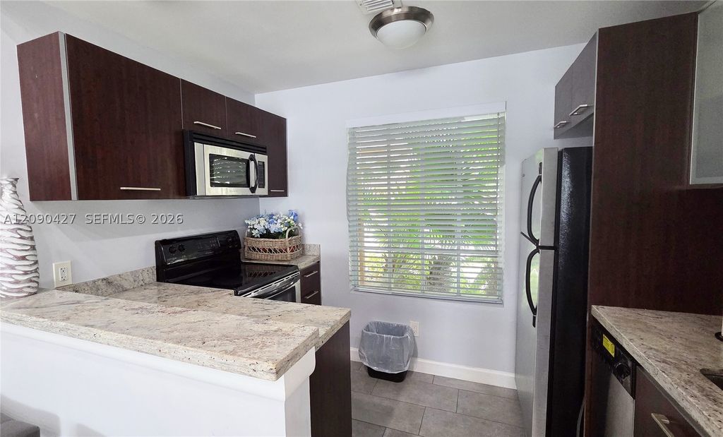 832 NW 92nd Ave 932, Plantation, FL 33324