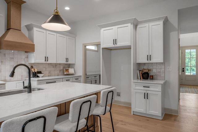 4137 Meadowlark Road, Lexington, KY 40509