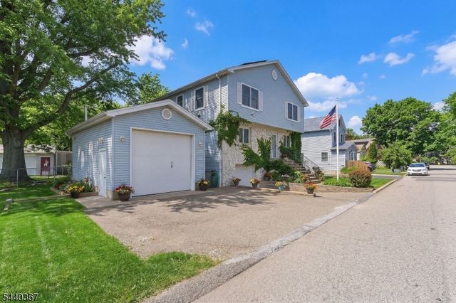 7 Franklin St, Little Ferry Boro, NJ 07643