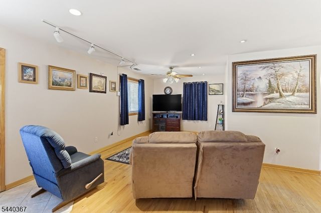 7 Franklin St, Little Ferry Boro, NJ 07643