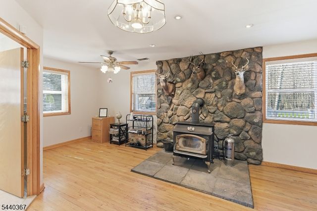 7 Franklin St, Little Ferry Boro, NJ 07643