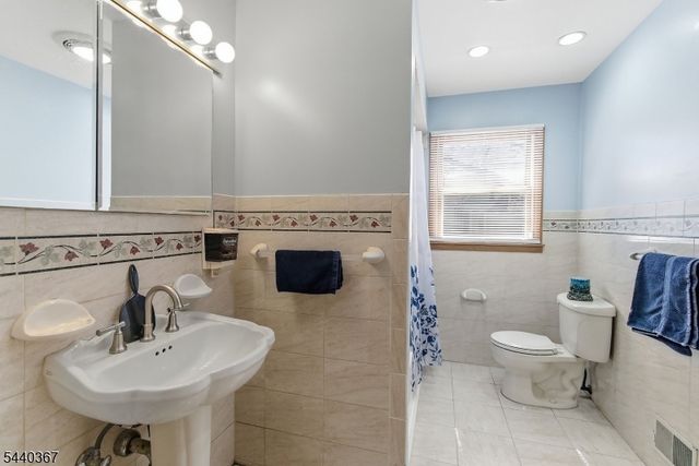 7 Franklin St, Little Ferry Boro, NJ 07643
