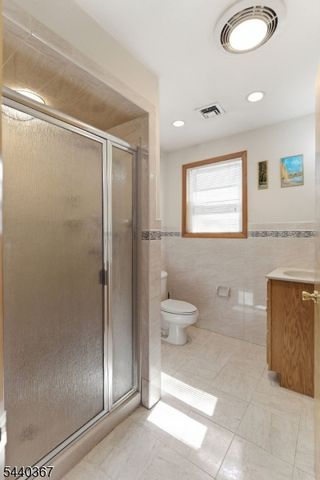 7 Franklin St, Little Ferry Boro, NJ 07643