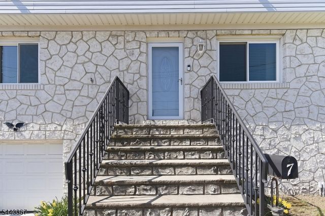 7 Franklin St, Little Ferry Boro, NJ 07643