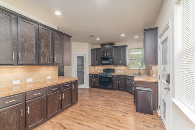 2318 Perkins Crossing Drive, Conroe, TX 77304
