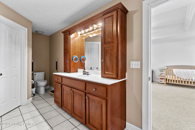 102 Lakeshore Dr, Bardstown, KY 40004