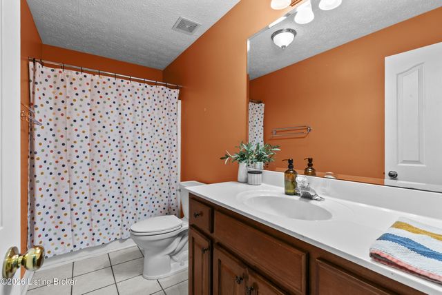 102 Lakeshore Dr, Bardstown, KY 40004