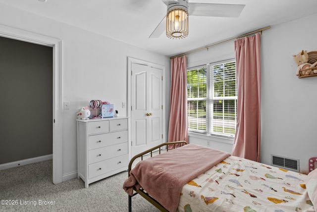 102 Lakeshore Dr, Bardstown, KY 40004