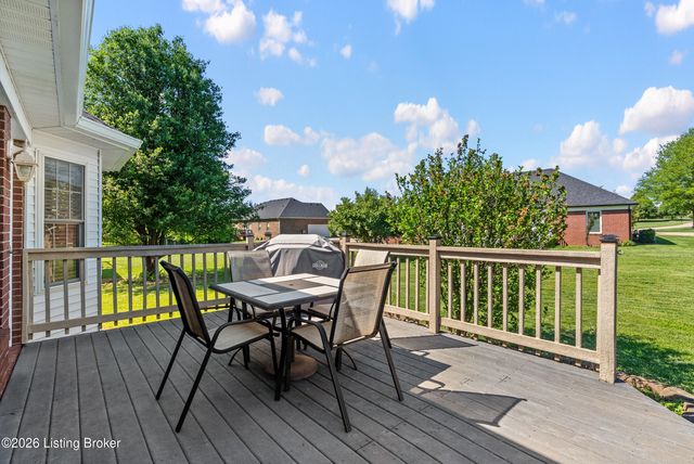 102 Lakeshore Dr, Bardstown, KY 40004