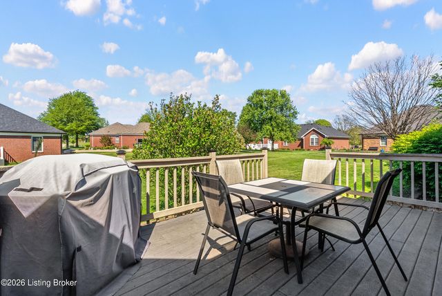 102 Lakeshore Dr, Bardstown, KY 40004