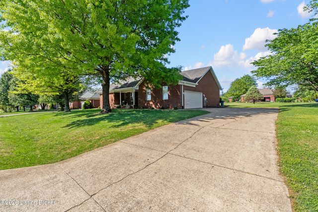 102 Lakeshore Dr, Bardstown, KY 40004