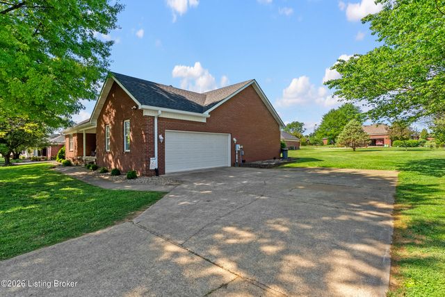 102 Lakeshore Dr, Bardstown, KY 40004