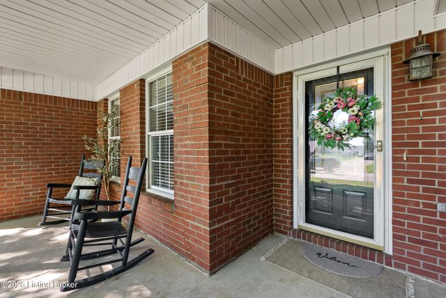 102 Lakeshore Dr, Bardstown, KY 40004