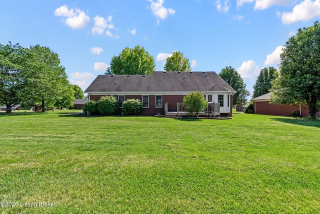 102 Lakeshore Dr, Bardstown, KY 40004