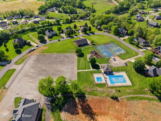 102 Lakeshore Dr, Bardstown, KY 40004