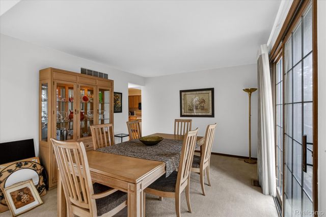 37936 N Laurel Park Drive, Livonia, MI 48152