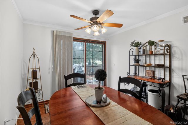 37936 N Laurel Park Drive, Livonia, MI 48152