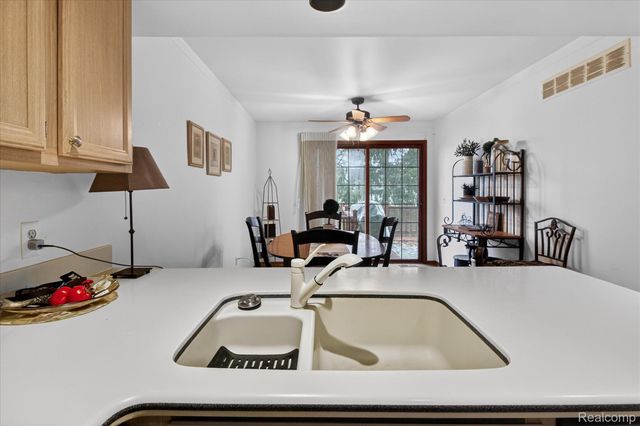 37936 N Laurel Park Drive, Livonia, MI 48152