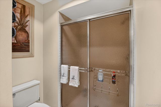 37936 N Laurel Park Drive, Livonia, MI 48152