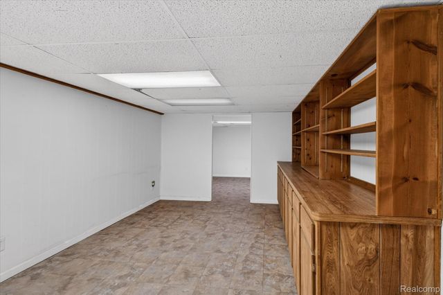 37936 N Laurel Park Drive, Livonia, MI 48152