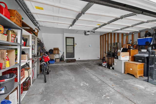 37936 N Laurel Park Drive, Livonia, MI 48152