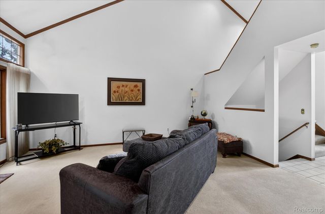 37936 N Laurel Park Drive, Livonia, MI 48152